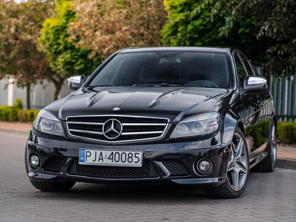 Mercedes-Benz C63 AMG – fotografia motoryzacyjna, zdjęcia samochodów na sprzedaż, motofoto.pl Poznań