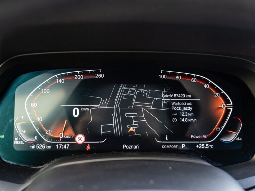 BMW X5 xDrive40d – cyfrowy licznik z przebiegiem 87 420 km