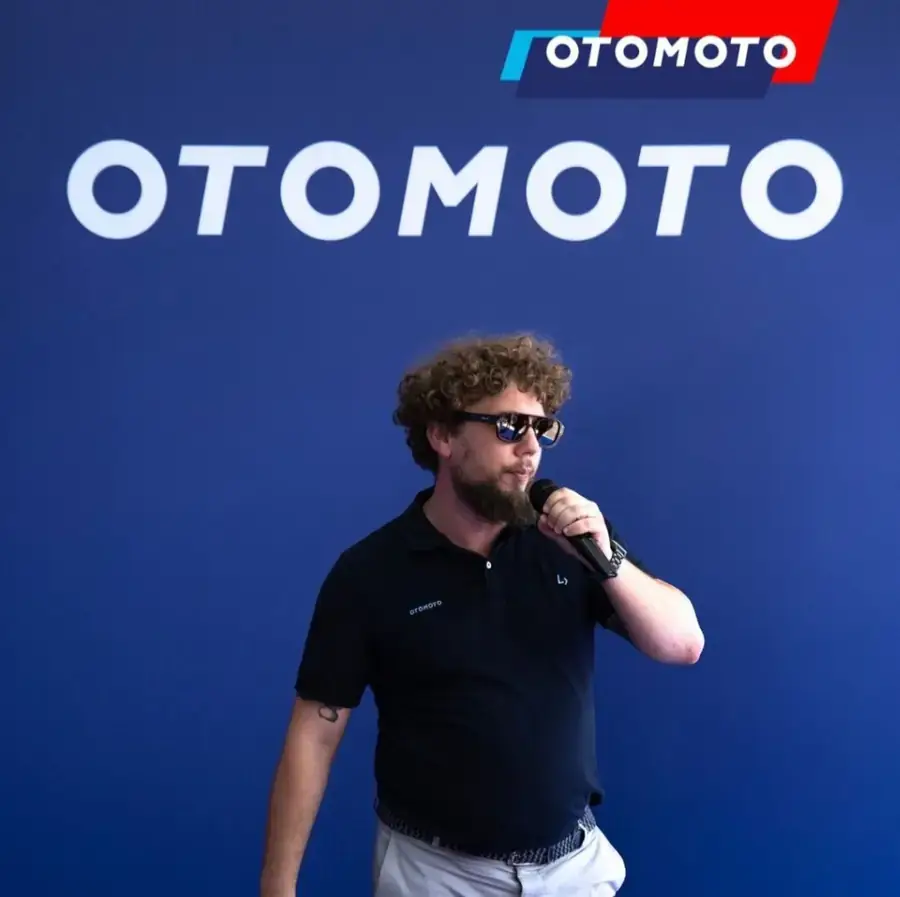 Marcin Przybylski na scenie OTOMOTO – 9 lat pracy z największymi sprzedawcami samochodów w Polsce