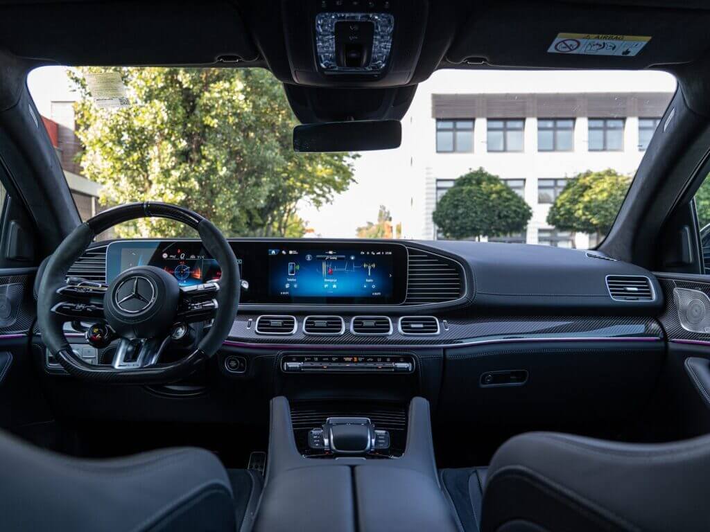 Wnętrze Mercedes GLE – kokpit